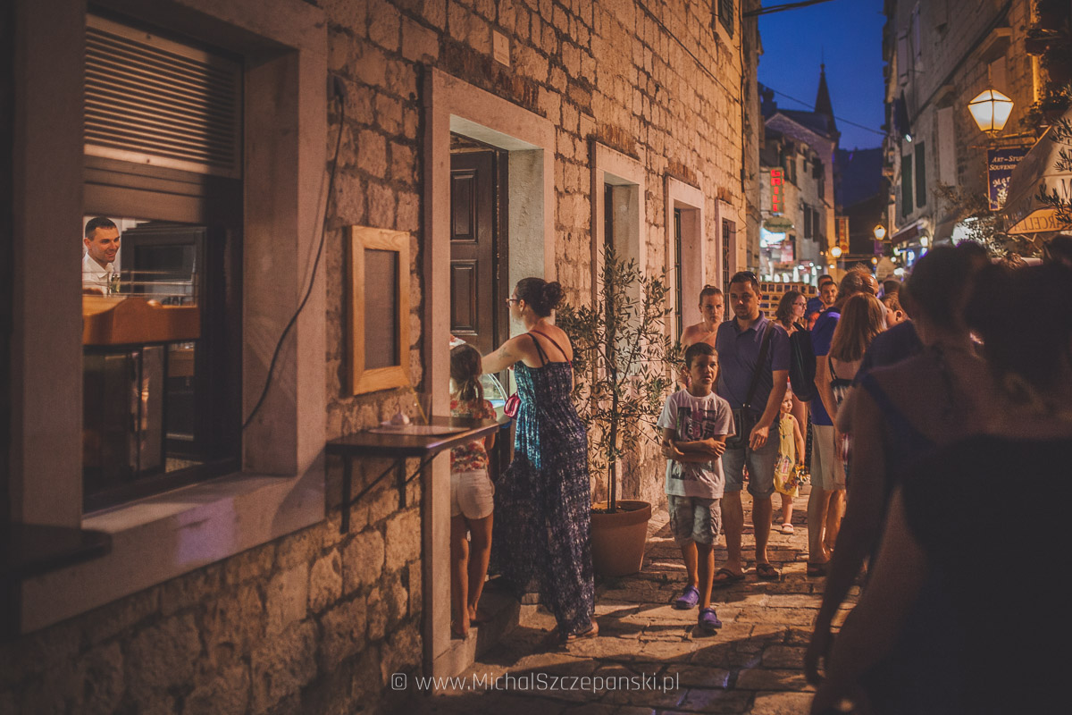 Wyjazd do Chorwacji Trogir starówka nocą