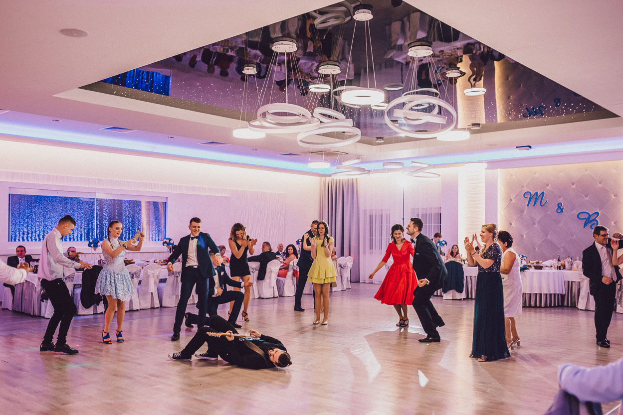 Hotel i Restauracja Biały Dwór Sala Platynowa zabawa weselna Fotografia ślubna Kalisz